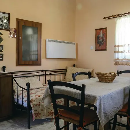 Two-bedroom Holiday In * Αρεόπολις